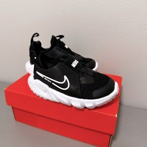 Nike Flex Runner 2 Toddler Sneaker 5C